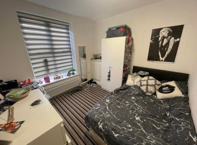 Female Tenant Wanted  Main Photo