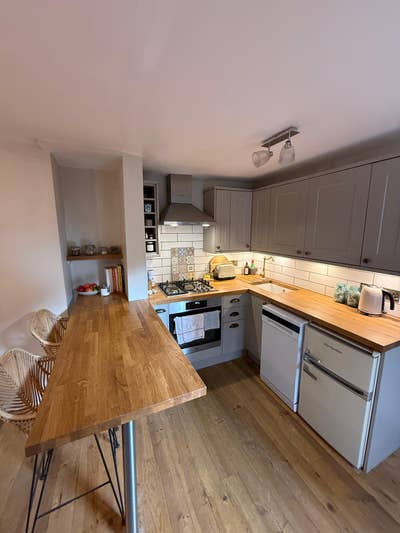 One bed flat, fully furnished with garden Main Photo