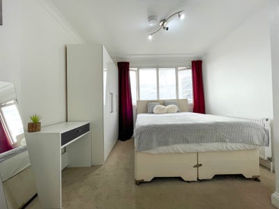 Fabulous Top Floor En-Suite in Marylebone Main Photo