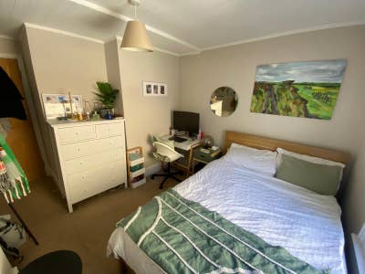 1 Double Room - 4 Bed Flat in Clapham Junction Main Photo