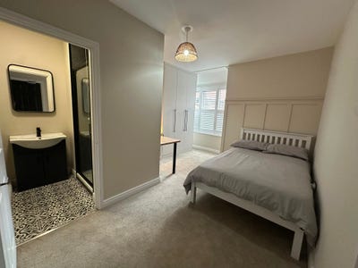 ✨ Stunning Newly Refurbished En-Suite ✨ Main Photo