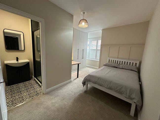 ✨ Stunning Newly Refurbished En-Suite ✨ Main Photo