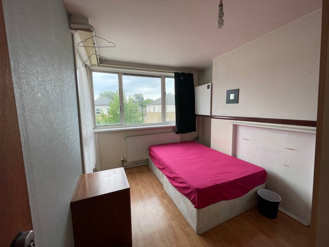 10 min to Stepney Green 🚂 | Lovely Single Room | Main Photo