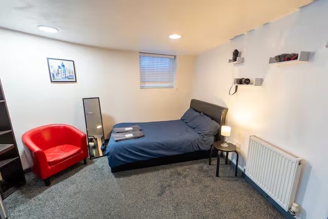 🔥LARGE studio next to UOB on offer  🔥  Main Photo