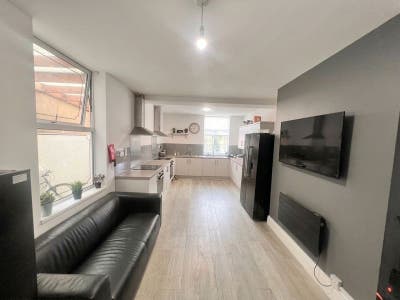 Double Room with its own En-suite, Alvaston, Derby Main Photo