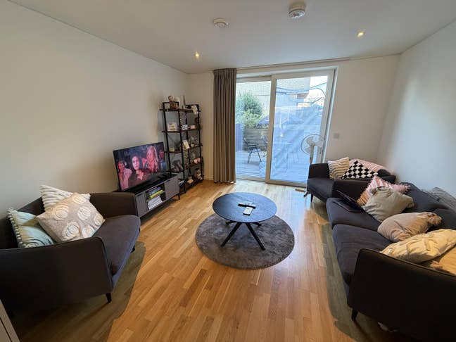 Double Ensuite Room-Girly House in East Village Main Photo