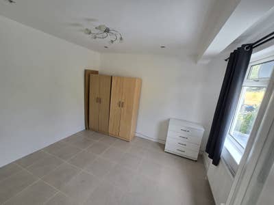 Double Rooms available Merton Main Photo