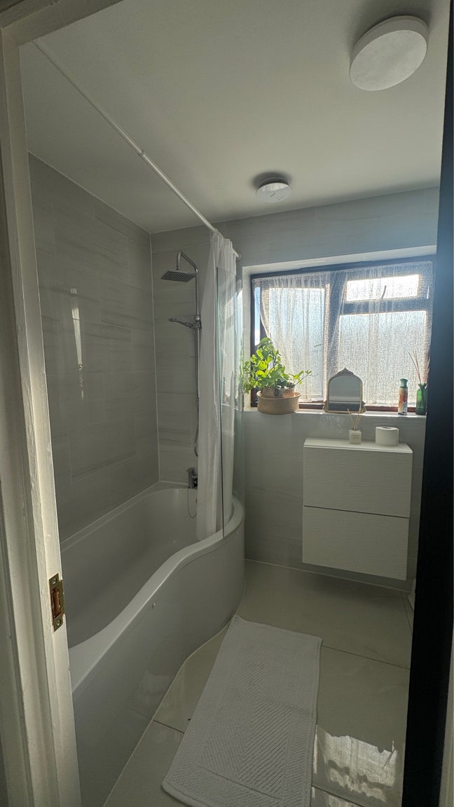 3 bedrooms + 2 bathrooms + garden + women-only Main Photo