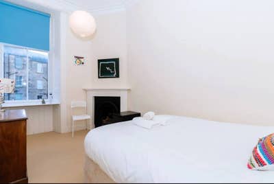 Beautiful light filled room in Marchmont Main Photo