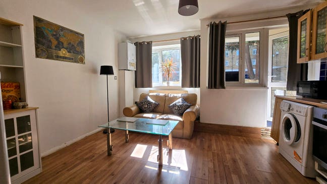 Reasonably priced double bedroom in Putney Main Photo