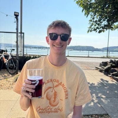 Looking for a room / buddy up Main Photo