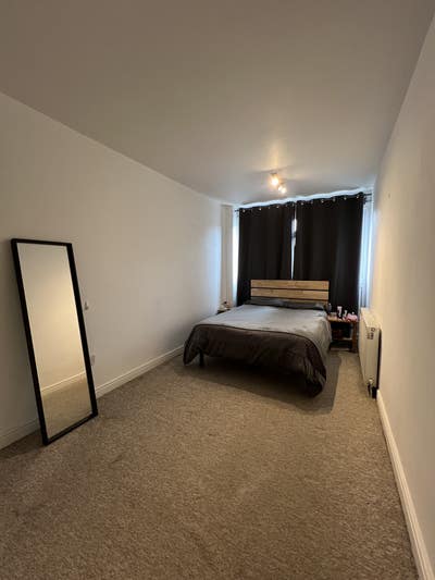 Double Bedroom Available  Main Photo