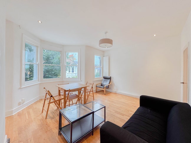 A beautiful 2 bedroom property in Haringey N8 Main Photo