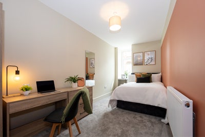 Premium Stylish Double with En-Suite Main Photo