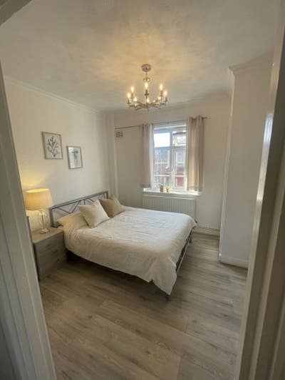 10 Min Walk to Tower Bridge 🌉 New Rooms!! Main Photo