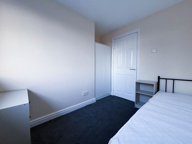 Modern Room to Rent in Prime Location M40  Main Photo