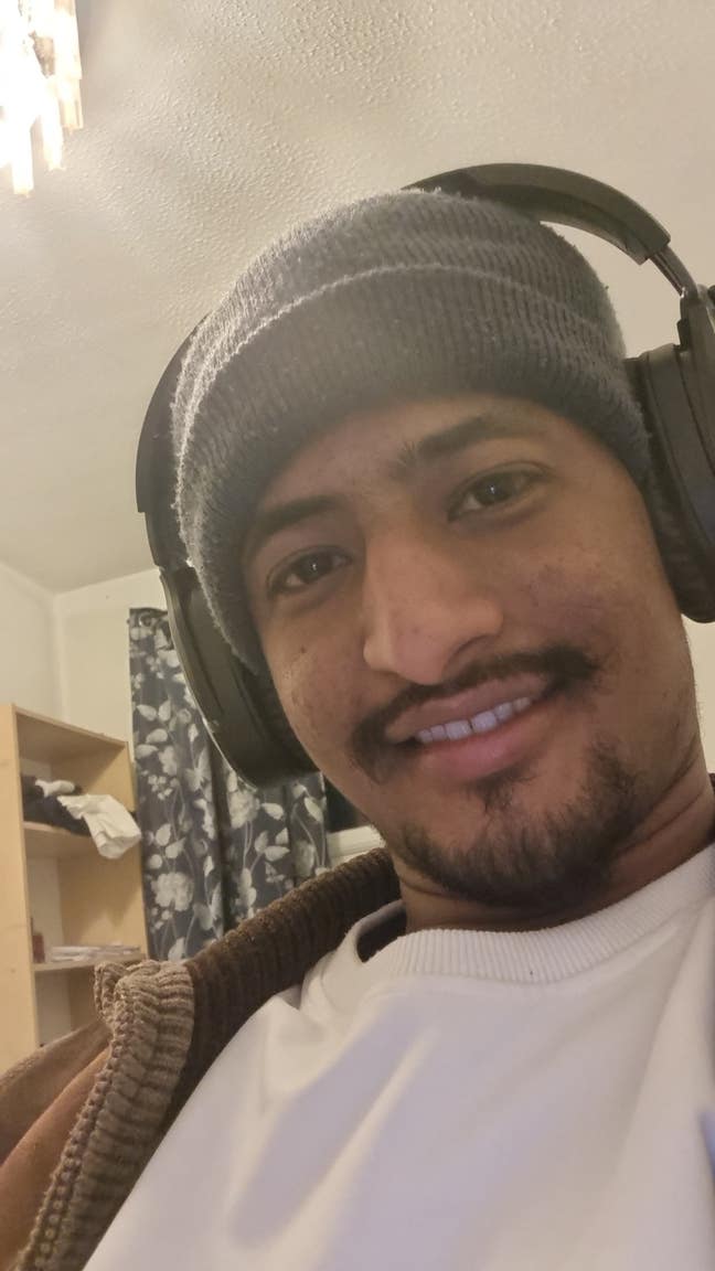 27 year old Male seeks a single or double room Main Photo