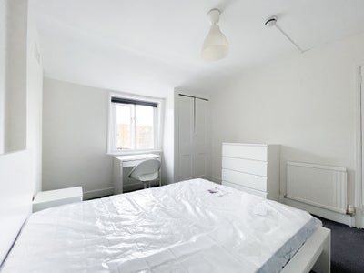 Double Room , Top Floor, Paddington  Main Photo