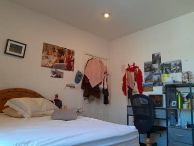 Light airy Georgian room tall ceilings Chesteron Main Photo