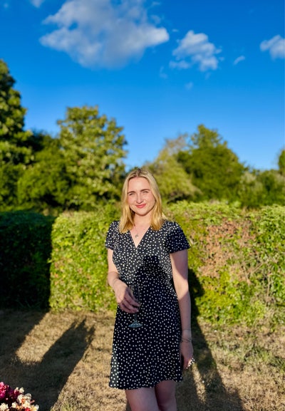Friendly 28F seeking relaxed house share Main Photo