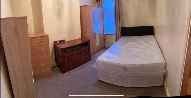 Double room available in Manor Park Main Photo