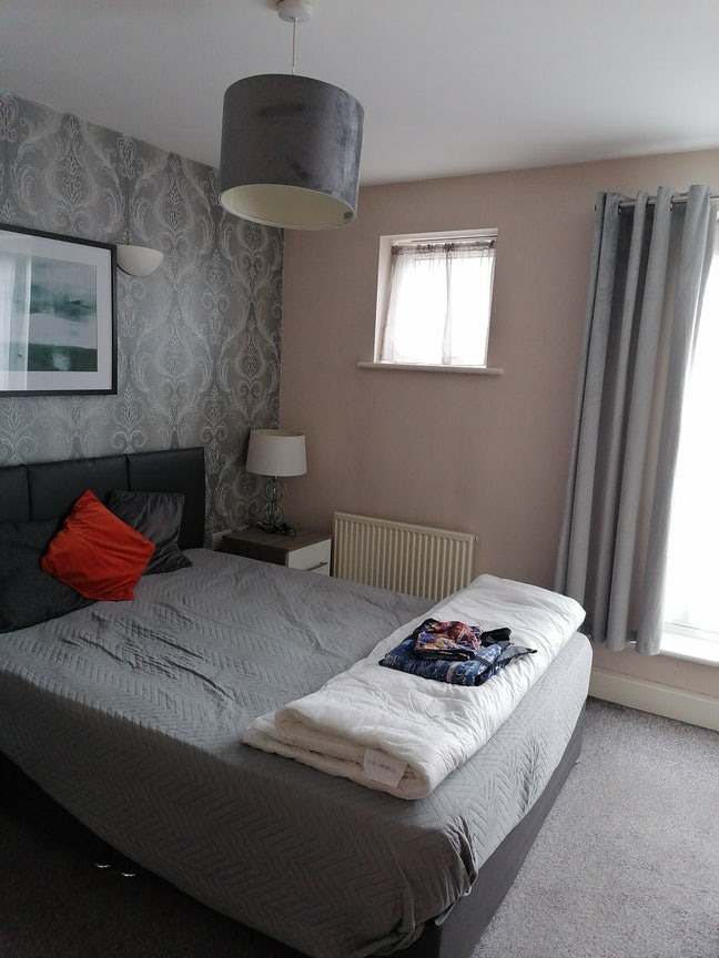 Fully Furnished Double Room with En-Suite – HMO Main Photo