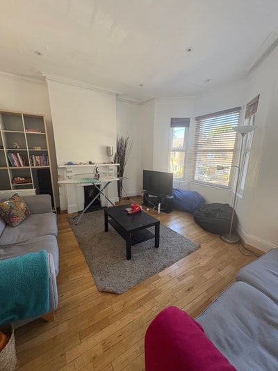 3 Double Rooms in Clapham North/Brixton Main Photo
