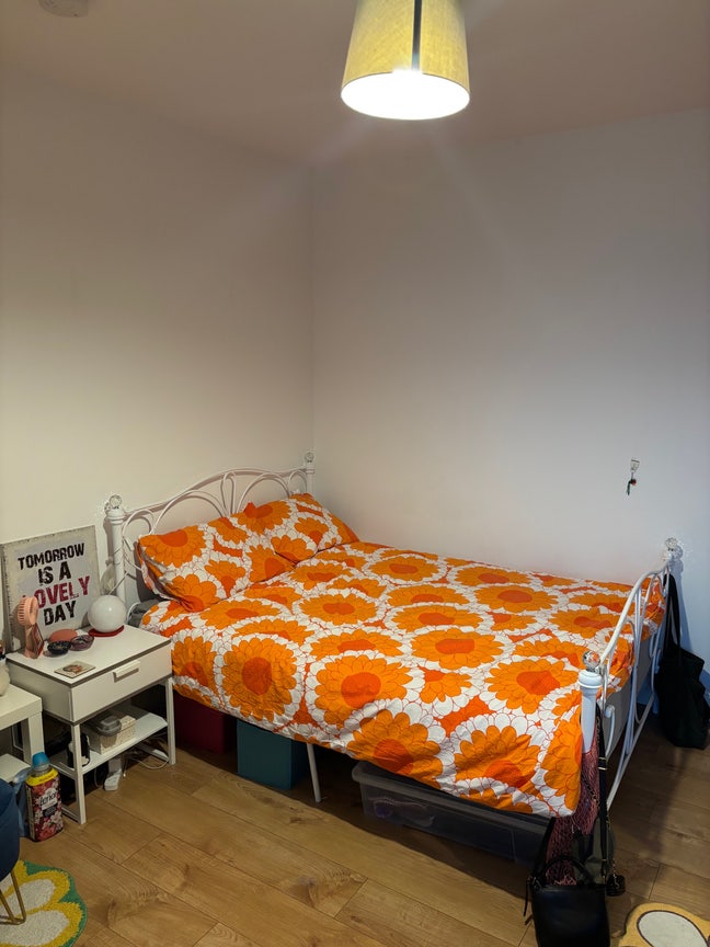 Room to rent 5 mins from Tooting Broadway station  Main Photo