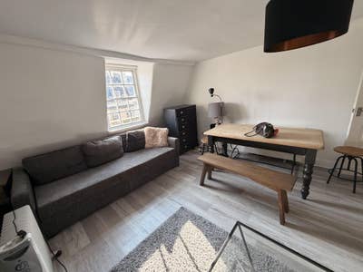 Spare room in flat in Bath town centre Main Photo