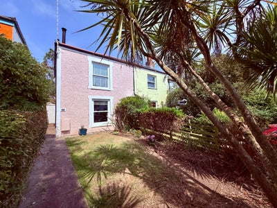 Stunning two bedroom house with garden studio Main Photo