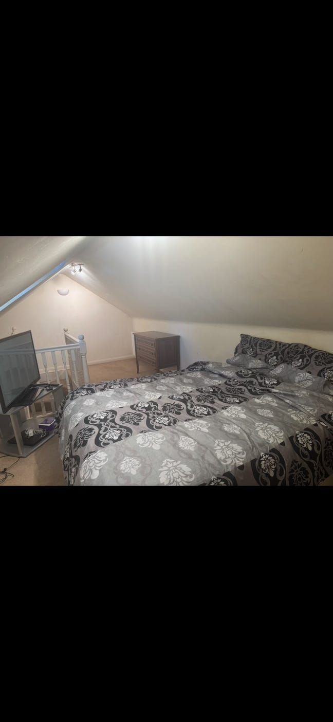 Loft bedroom  Main Photo