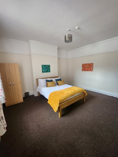 Room to Rent - 5 to 10 min walk to City Centre Main Photo