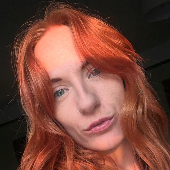 Music industry professional, looking for a room!  Main Photo