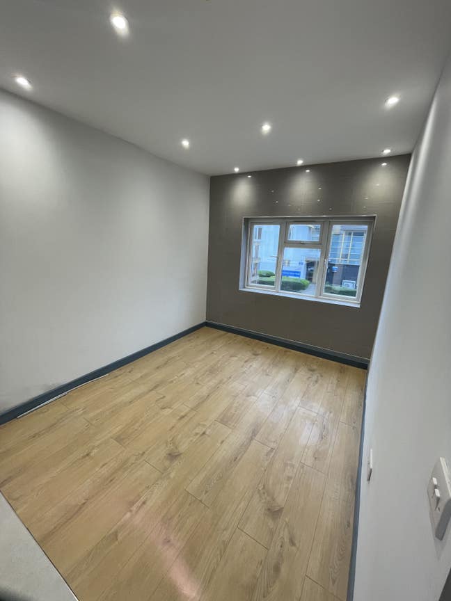 Stunning brand new studio flat, can be furnished Main Photo