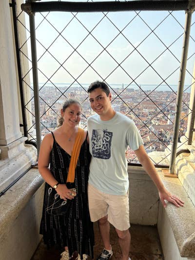 Student couple looking for flatmates Main Photo
