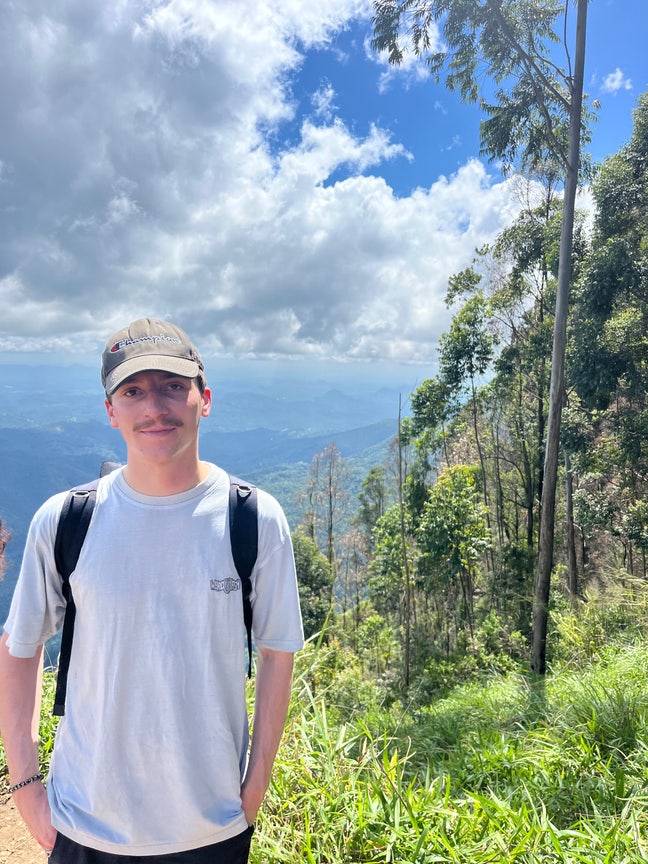 28yo professional looking for a relaxed share Main Photo