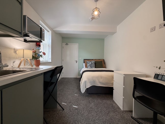 Studio Room  - Bath St &pound;800 Main Photo