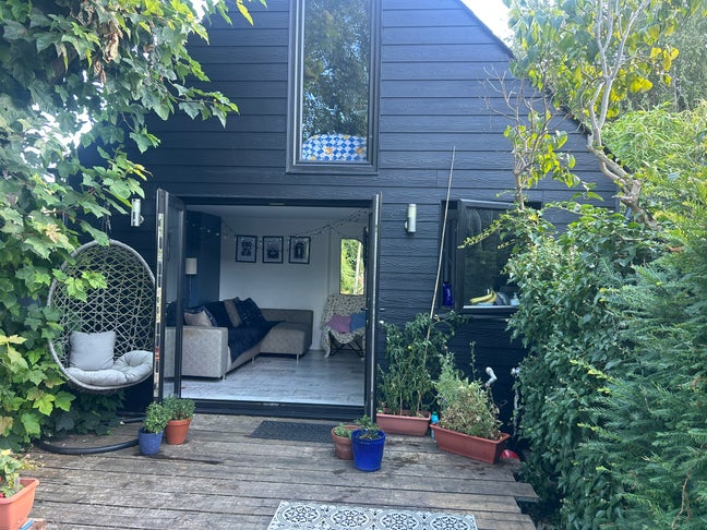 Lodger for Self-Contained 1-Bedroom Garden Annexe Main Photo