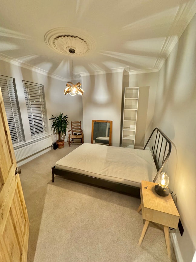 Modern furnished double room BS5 Main Photo