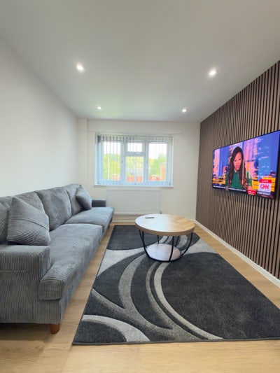 Modern large double rooms  Main Photo