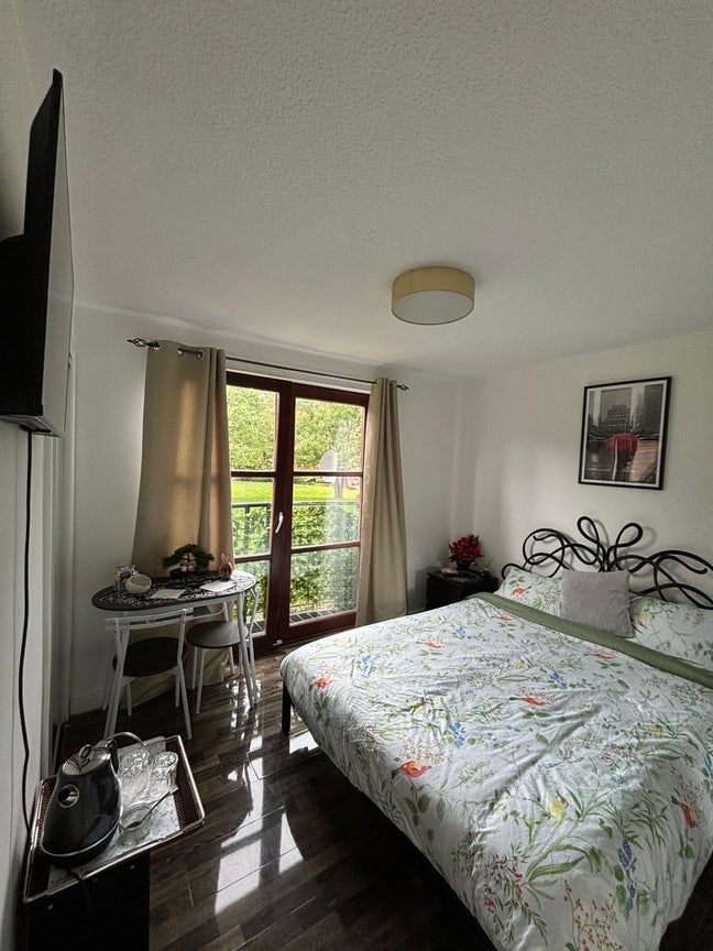 1 double bedroom for rent Main Photo