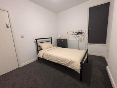 Rooms Available from &pound;525 Inc bills  Main Photo
