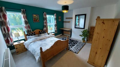 Pleasant and Spacious Rooms - All Bills Included Main Photo