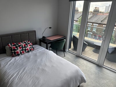 Luxury En-suite, Monday-Friday  Main Photo