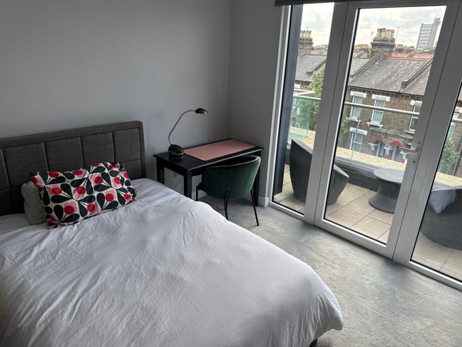 Luxury En-suite, Monday-Friday  Main Photo