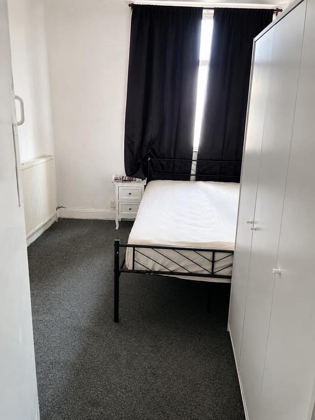 🏡 Spacious Double Room Available – Romford RM6 Main Photo