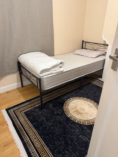 Rent A Room Main Photo