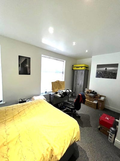 Large Double En-Suite All Bills Included Main Photo