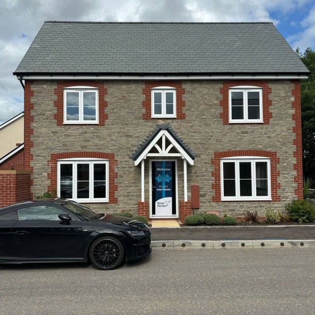 Furnished Double Room for Rent Main Photo