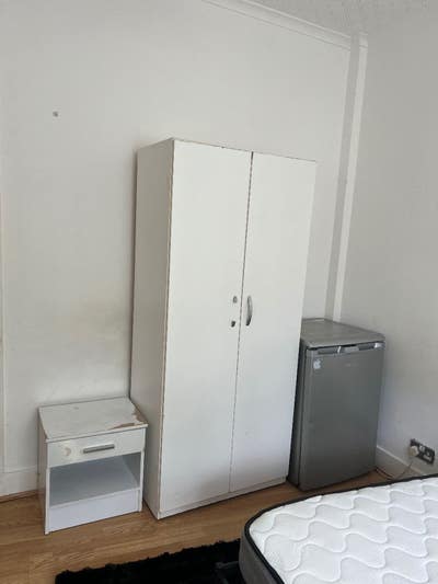  Double Room Available – Edmonton (N9 9SW) Main Photo